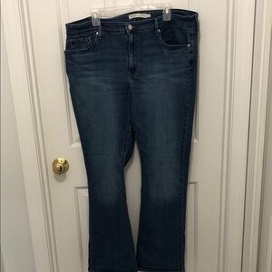 Signature by Levi Strauss Women’s Boot Cut Jeans in Dark Blue Wash